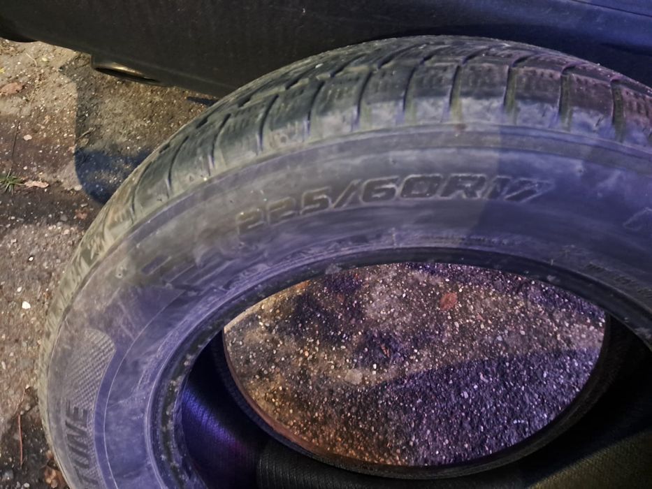 Vând 4 buc. anvelope 225/60/17 MS