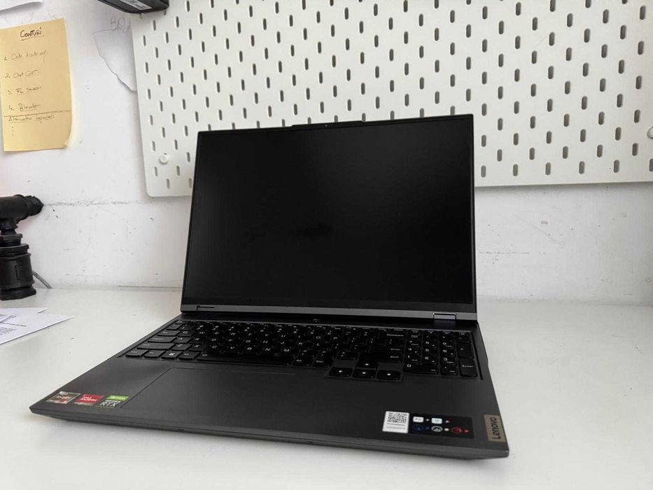 Laptop Gaming Lenovo Legion 5 (specificații mai jos)