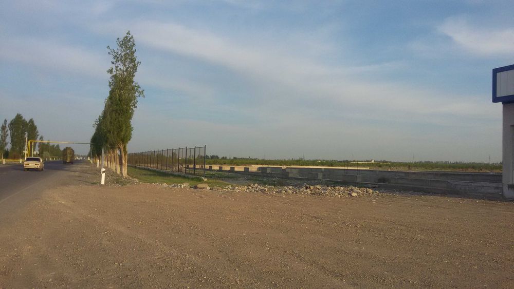 Курилиши тугалланмаган "АВТОСЕРВИС" бино ва иншоотлари сотилади.
