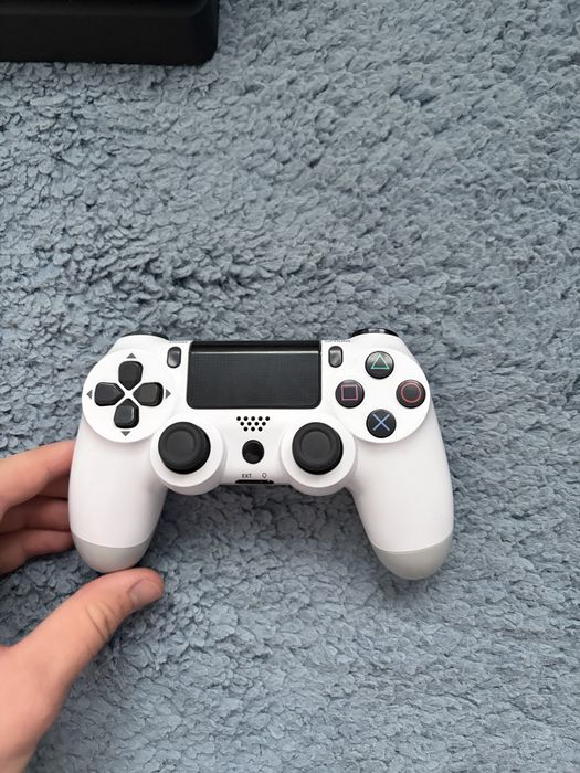 Ps4/Playstation 4 slim