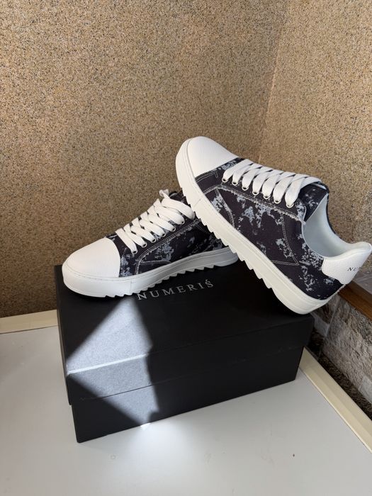 Numeris Lunar 44
