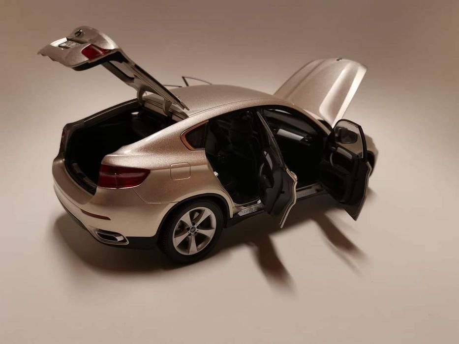 Machetă  BMW X 6 Gold  1/18 Kyosho  foarte rară pe auriu!
