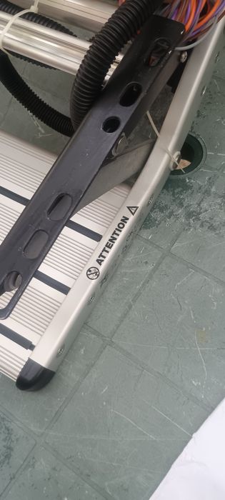 THULE Електрическо стъпало за кемпер/каравана