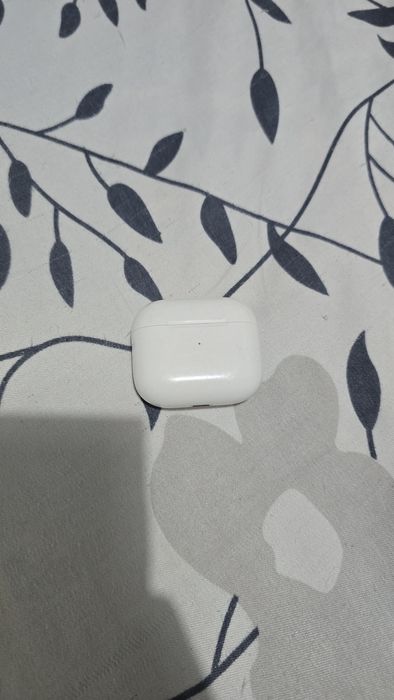 продается airpods-3