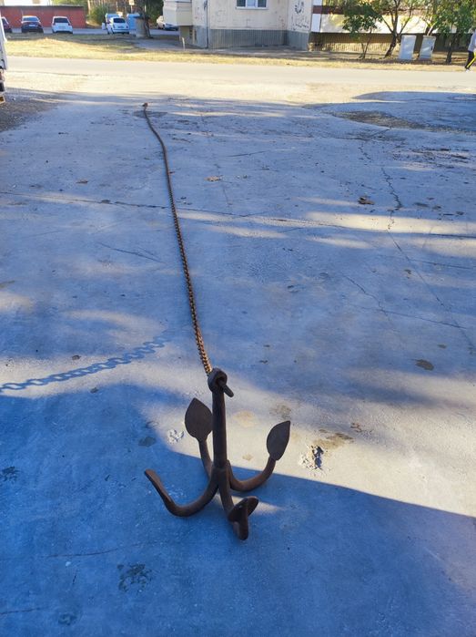 Старинна корабна котва