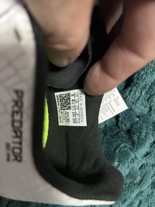 Ghete fotbal adidas noi nr 37