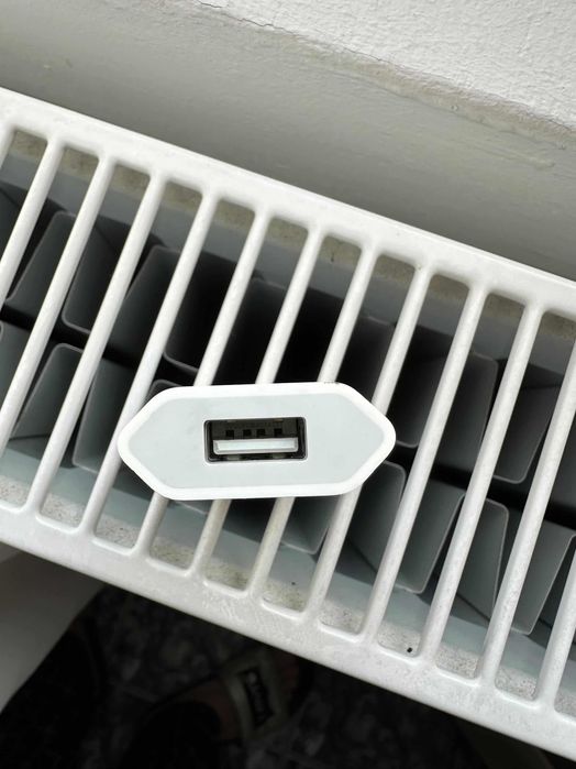 Încărcător adaptor priză Original Apple iPhone mufă clasică tip USB A, NOU, pentru iphone generație 5-12. Putere 5W, tablete, gadgeturi, telefoane etc