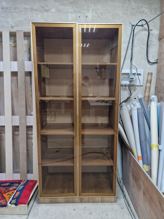 Шкаф с алюминиевыми фасадами