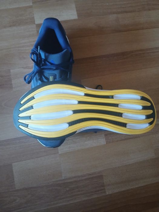 Adidași Adidas Response Super