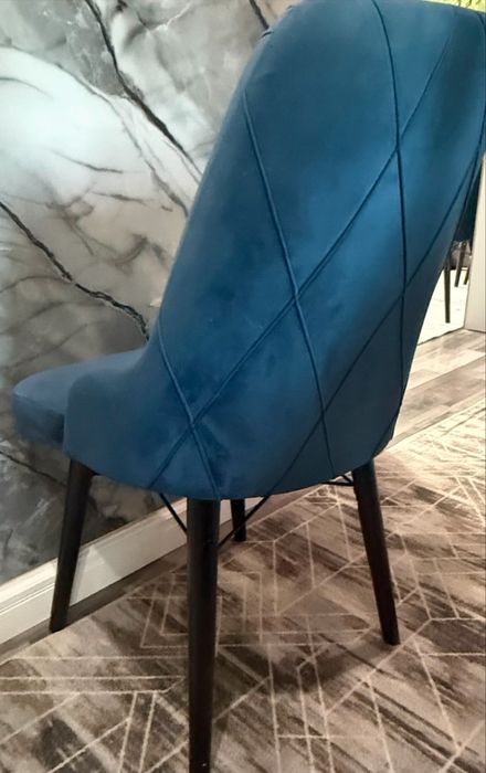 СРОЧНО стол 2м и 6 стульев за 90.000 ТОРГА НЕТ