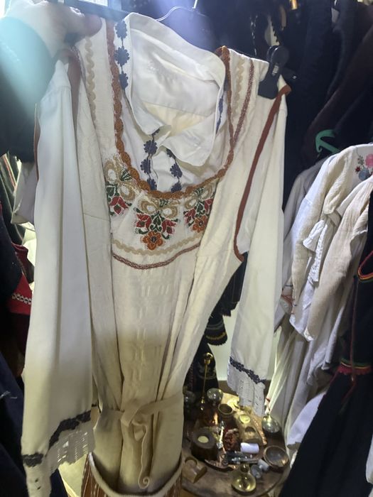 Мъжки и женски носии носия