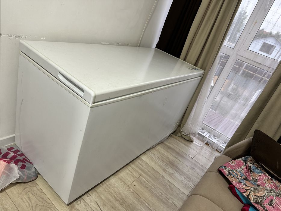 Морозильник срочно продам