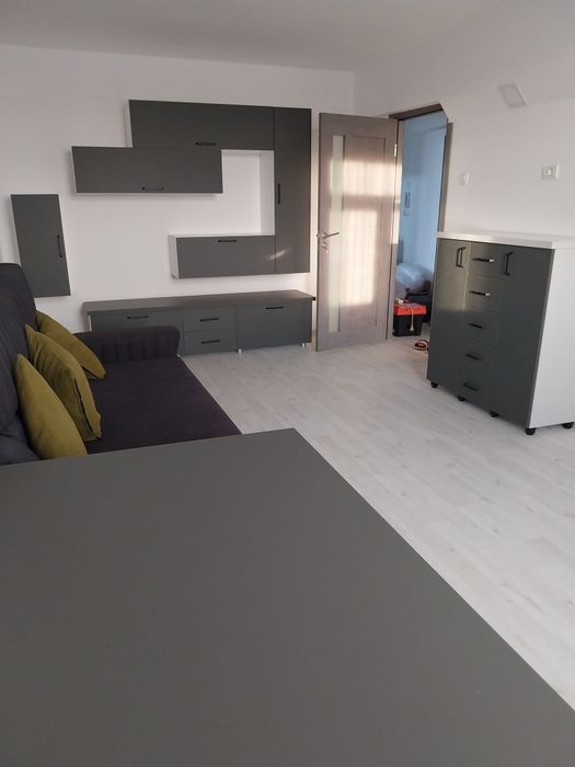 PF închiriez apartament 3 camere UNIRII