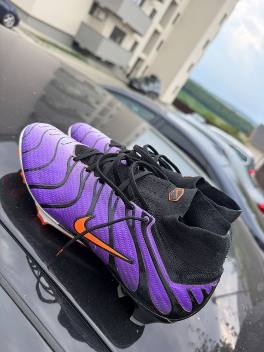 Vand ghete de fotbal, marimea 39/13 sau 40 nike Mercurial sau Adidas