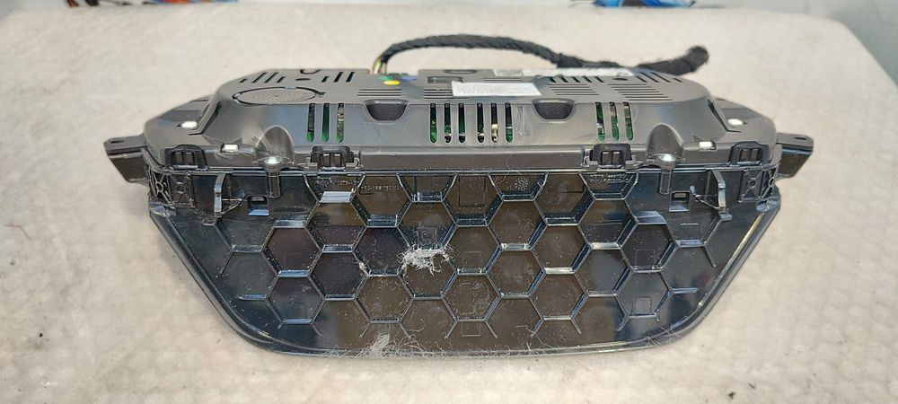 CEASURI BORD / CEAS KILOMETRAJ LED BMW 1 SERIES F40 2020 / 2019–2024 / COD OEM 5A0BF64-02 / 8709764 (5E2)