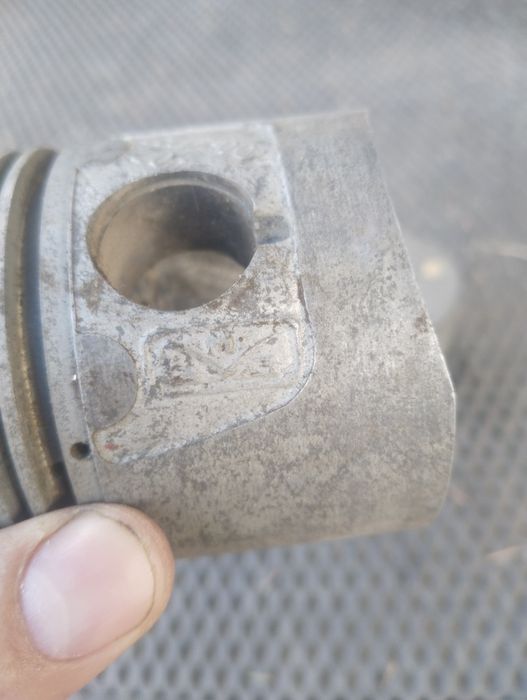 Поршни от москвича новые