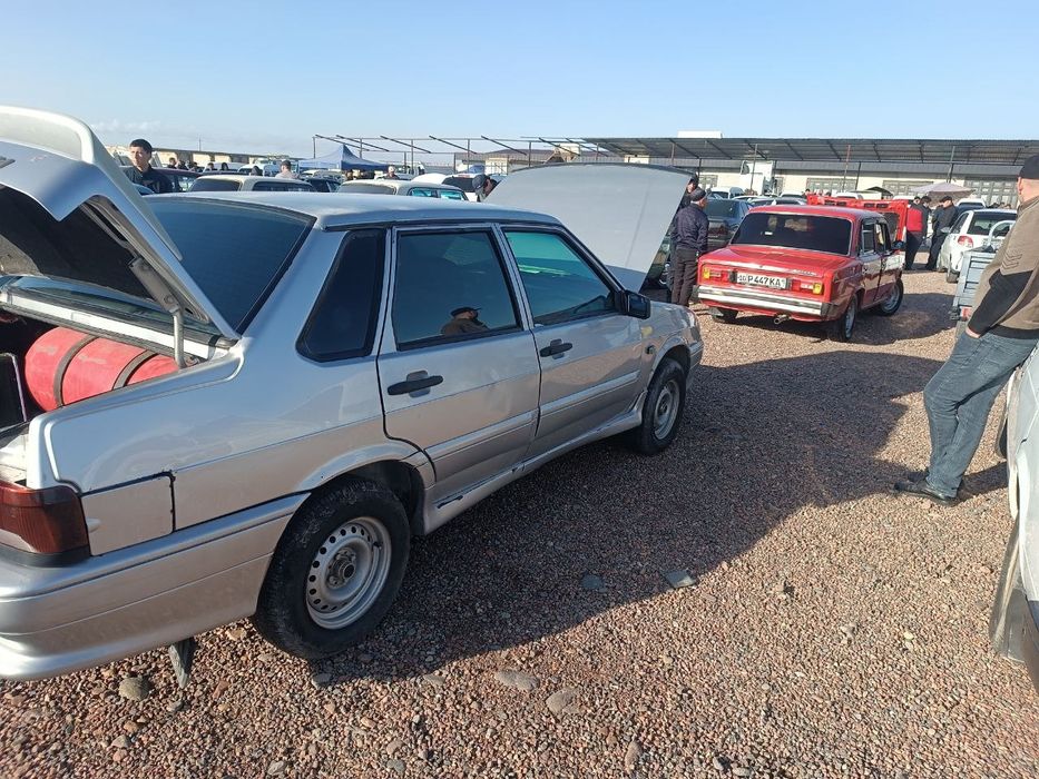 Lada 2115 sotiladi