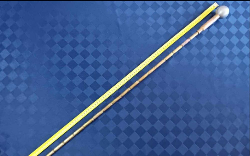 Стара емайлирана табела от началото на ХIX век ,и бастун