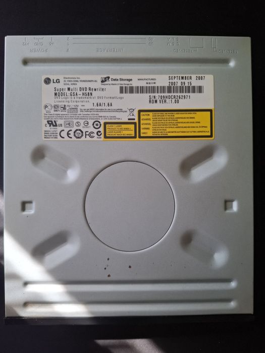 LG GSA-H58N IDE DVD-RW записвачка с IDE кабел 
Tested and working
Clean condition
Includes 40-pin IDE cable
Suitable for retro PCs