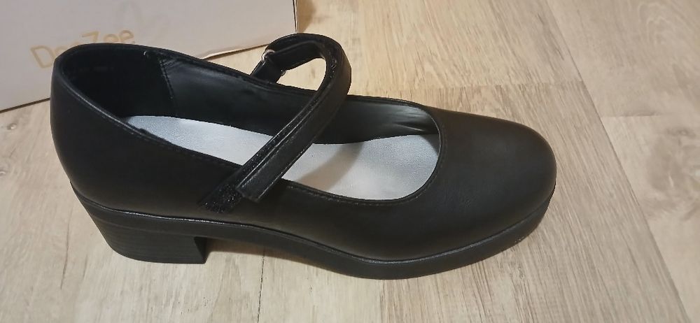 Pantofi  fetite noi nr 34