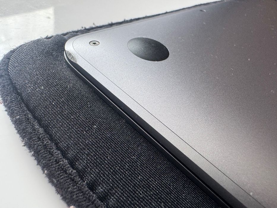 MacBook Air M1 - 256 / 8