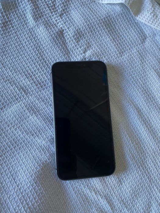 Iphone 11 64gb, черного цвета