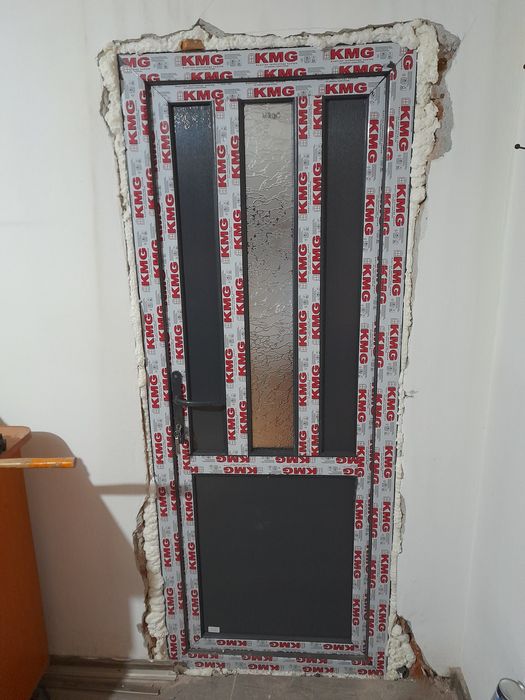 Tamplarie pvc cu geam termopan si tripan