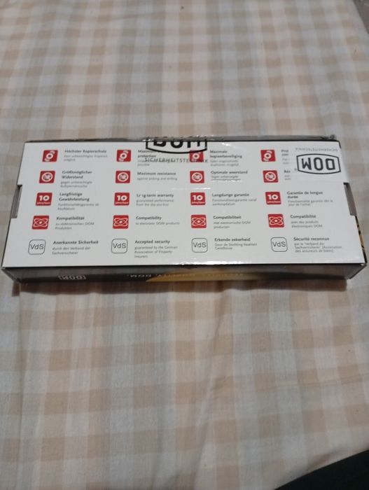 Set de 2 buc butuc de yală cu 3 chei marca Dom ix original