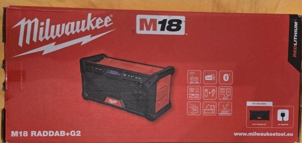 Radio Milwaukee, merge la baterie de 18V