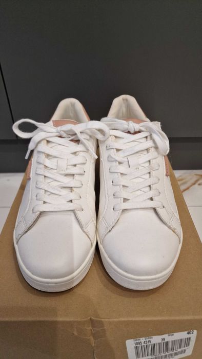 Дамски обувки, различни модели Vans MoMА/Slip on, Pull & Bear