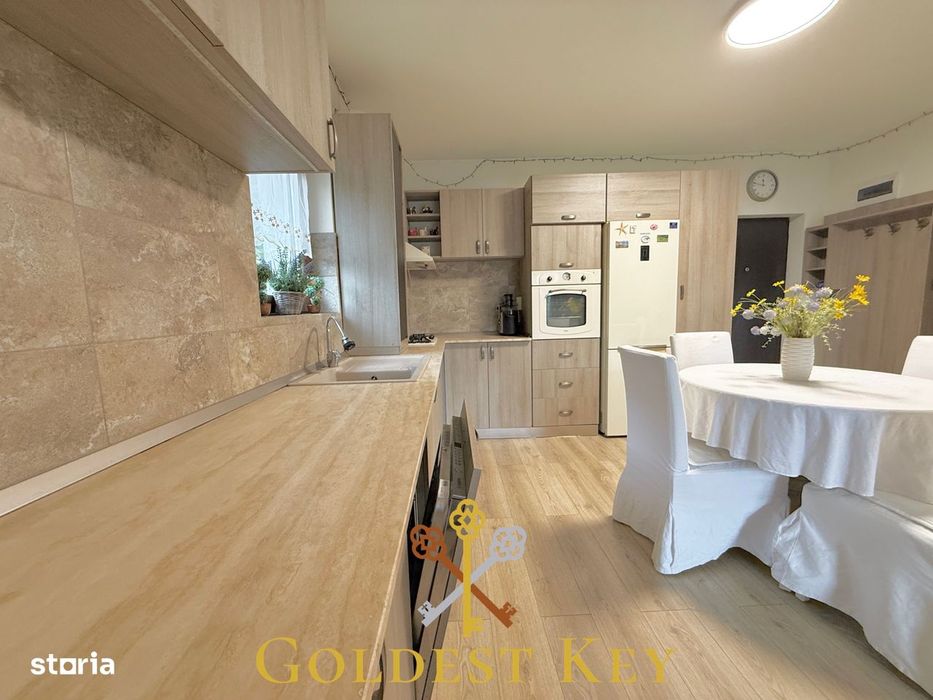Apartament cu 3 camere, terasa, gradina, curte privata