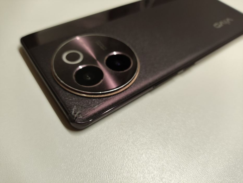 Телефон vivo 30e