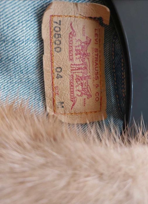 Geacă Levis  cu blana naturala