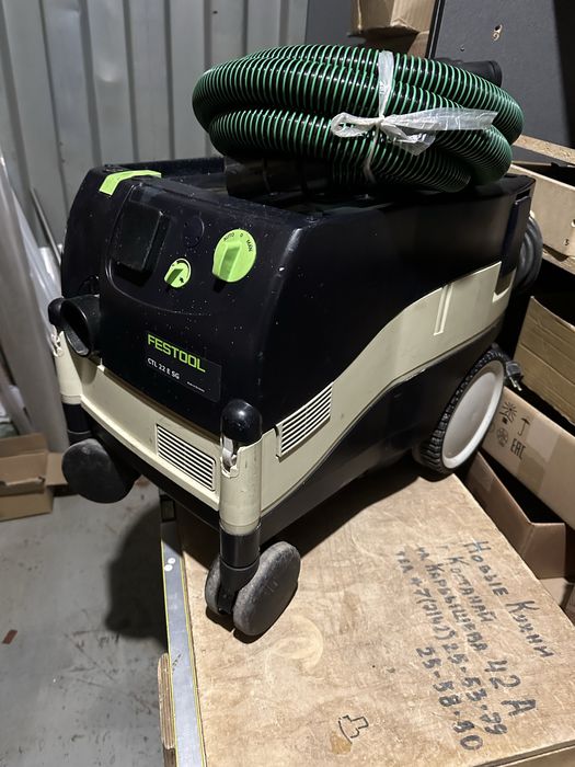 Шуруповерт пылесос углорез инструменты