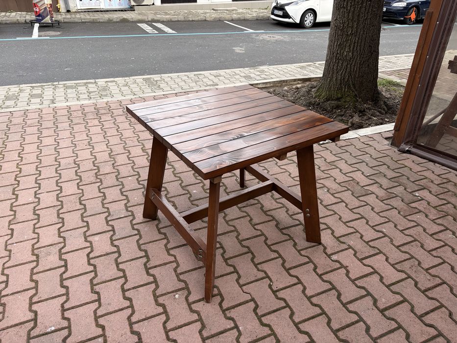 Градинаки дървени маси