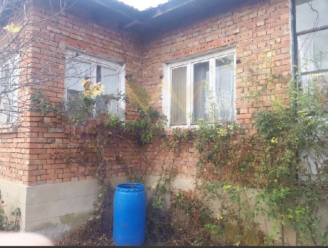 Продава се Къща в с. Царевци, Област Варна - 120 кв.м за 123 €/кв.м - Снимка #4