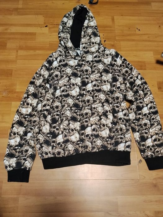 Y2k суичър на черепи