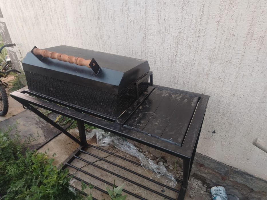 Продаётся мангал с крышкой