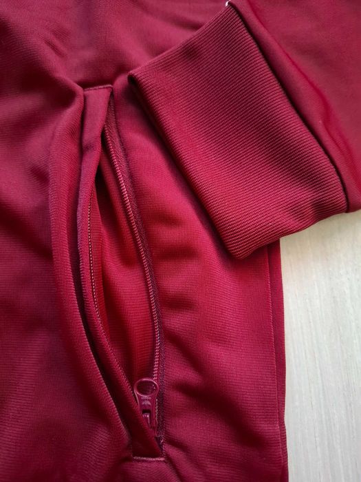 Горница Адидас / Adidas, размер XL за тийнейджъри и по-слаби мъже,