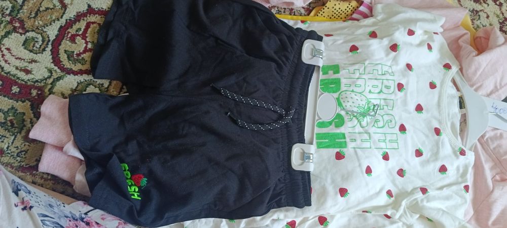 Балалар киімі өте арзан багада