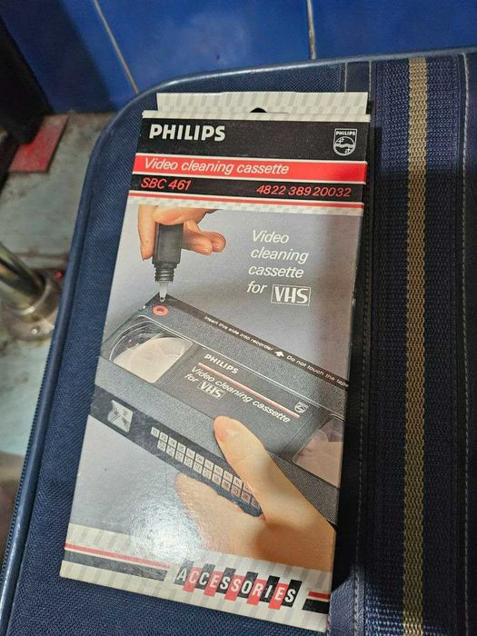 чистящая видео кассета Philips VHS
