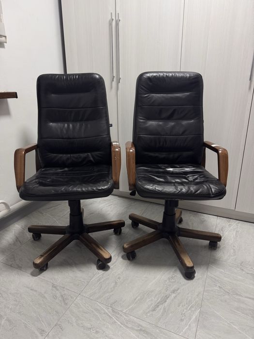 Офисные кресла кожаные бу