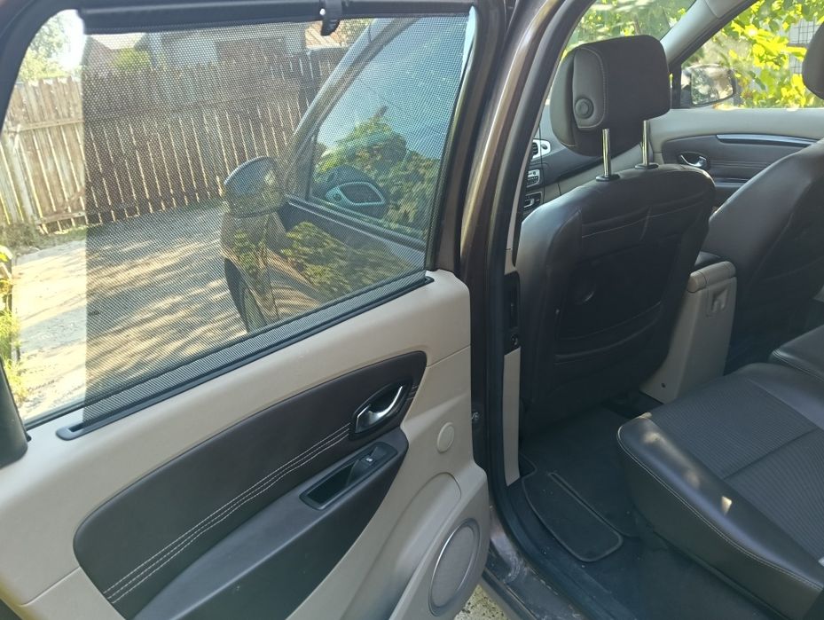 Vând Renault scenic 3xmod