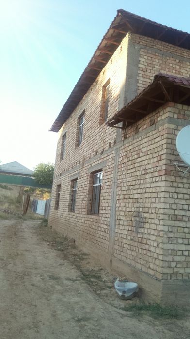 Үи сатылады киген кірпіштен соғылған