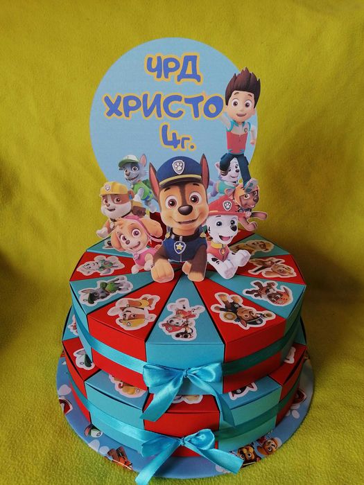 Картонена торта с избран герой