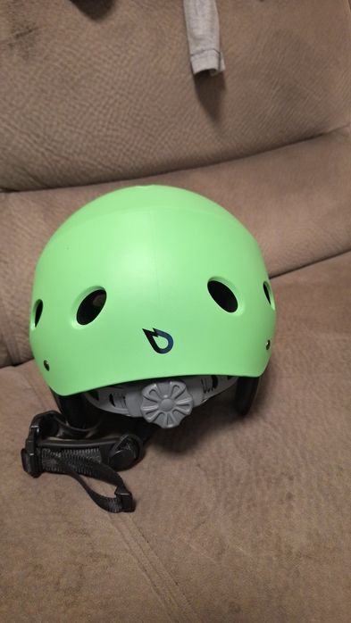 Каска за водни спортове Gong L