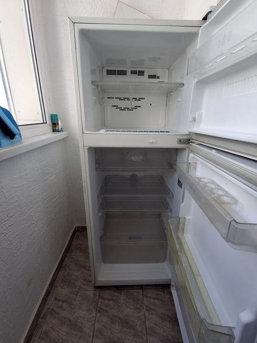 Холодильник LG.