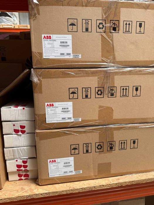 UPS ABB PowerValue 11 RT 1kVA B - an fabr : 2018 , sigilate, nefolosite + kit montaj rack