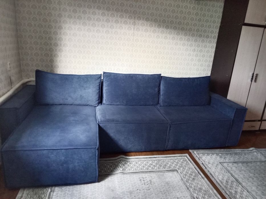 Срочно продам диван