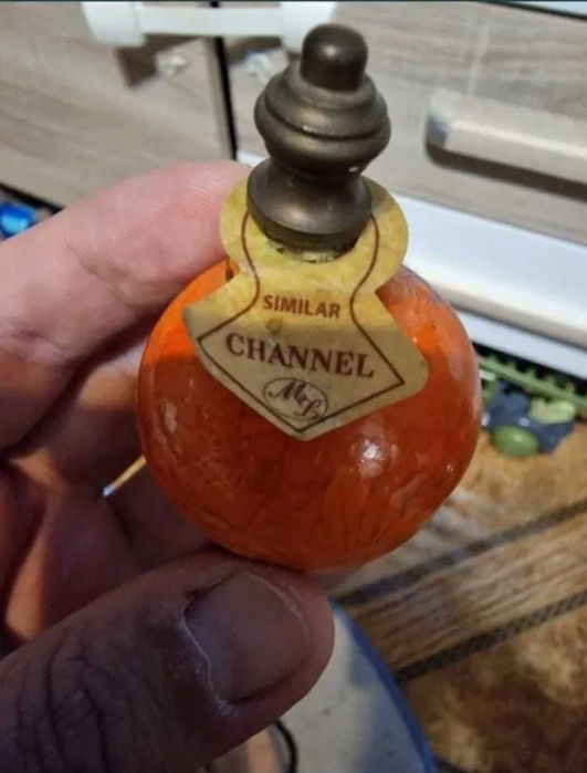 Sticluta veche Channel veche de peste 40 ani